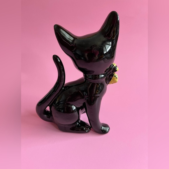 Vintage black, porcelain cat with yellow bowtie. Excellent used condition. - Picture 2 of 6